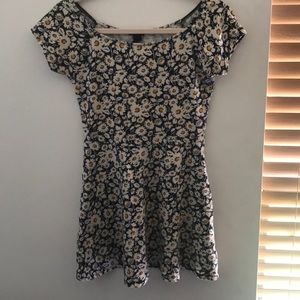 Forever 21 Daisy Skater Style Dress